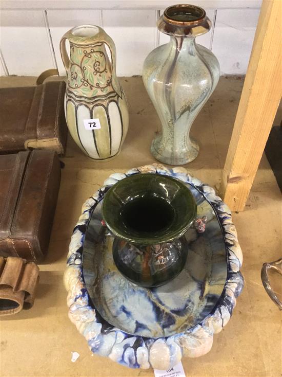 Three vases and a bowl(-)